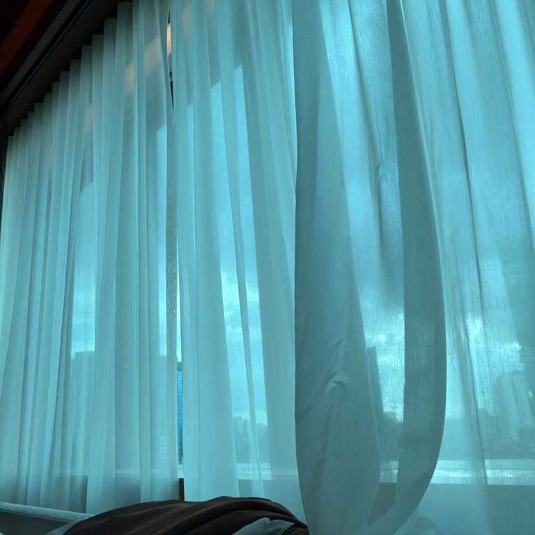 Hyatt Centric Levent Otel (İstanbul) Açılmayan Camlar Ve Sigara İçme Alanı Olmaması