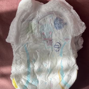 Molfix 6 Numaralı Bezde Emicilik Yok, Sürekli Sızıntı Ve Şeffaf Kristal Parçacıklar
