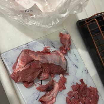 Söz Market Uydukent Şubesinde Kuşbaşı Etin Kesimi Ve Kalitesi Yetersiz