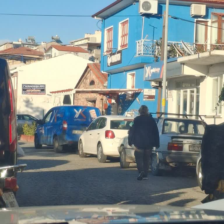 Ayvalık Şubesi Çalışma Saati Çelişkisi: 18:00’e Kadar Açık, 17:30’da Gönderi Alınamıyor
