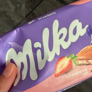 Milka Çikolatasında Bulunan Plastik Parça Nefes Almamıza Neden Oldu
