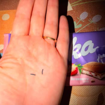 Milka Çikolatasında Bulunan Plastik Parça Nefes Almamıza Neden Oldu
