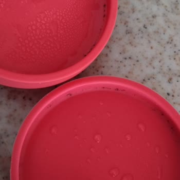 Lav Şişe Kapaklarındaki Siyah Lekeler Ve Yeni Kapakların Kalitesizliği