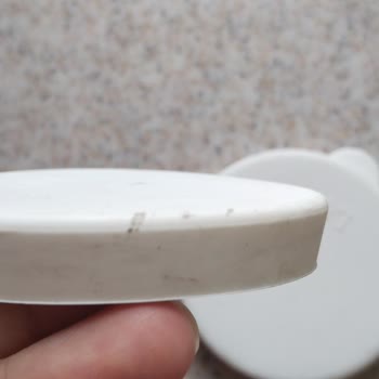 Lav Şişe Kapaklarındaki Siyah Lekeler Ve Yeni Kapakların Kalitesizliği