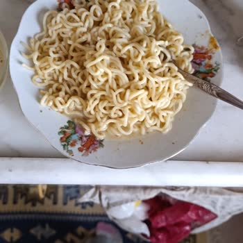 Berona Noodle Çok Kötü Ve Alışılmadık Bir Koku
