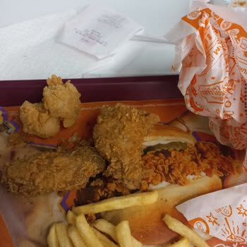 Popeyes Ankara Şubesinde Bayat Ürün Ve Kaba Servis Şikayeti