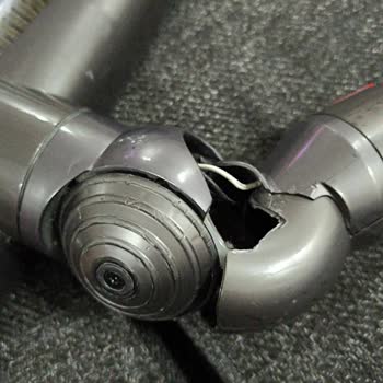 Dyson V10 Süpürge Boru Ekleminde Kırılma Ve Garanti Reddine İtiraz