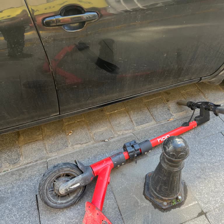 Hop Scooters Kullanıcısının Hatası Arabamı Çizdi Ve Zararımı Karşılamasını İstiyorum