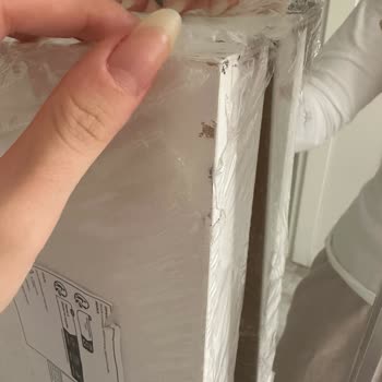 İKEA'dan Teslim Edilen Çalışma Masası Ağır Hasarlı Müşteri Hizmetleri Cevapsız