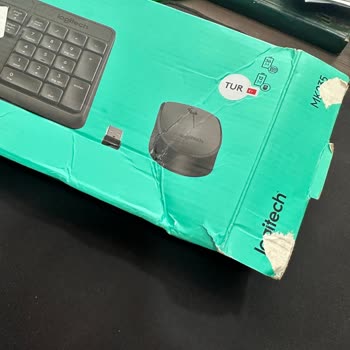 İki Adet Logitech Setinden Sadece Biri Hasarlı Ve Eksik Parçalı Geldi