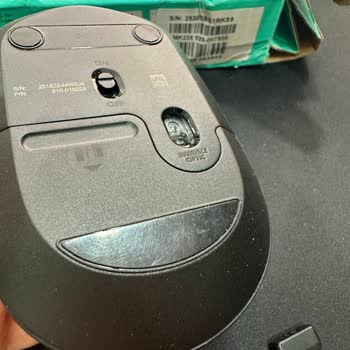 İki Adet Logitech Setinden Sadece Biri Hasarlı Ve Eksik Parçalı Geldi