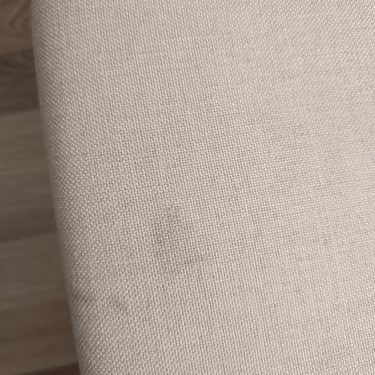 Leke Tutmaz Dediği Oturma Grubu Hemen Kullanılamaz Hale Geldi