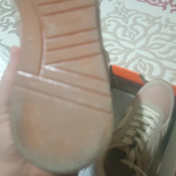 Ayakkabı Tabanı Kısa Sürede Açıldı, Mağaza Değişimi Reddetti