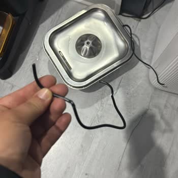 Su Kabının Elektrik Kablosundaki Güvenlik Açığı Ve Paslanma Sorunu