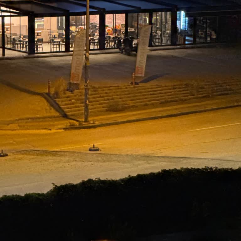 Kazı Alanı Asfaltı Yeniden Döşenmediği İçin Araçlar Patlıyor Ve Trafik Güvenliği Tehlikede