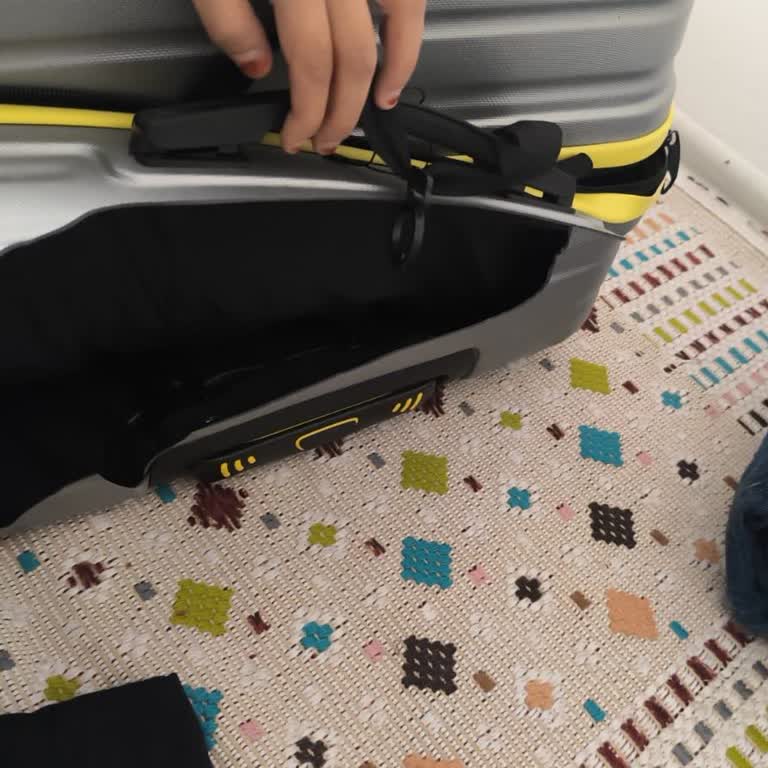 Yurtiçi Kargo Patlamış Bavul Hasarı Ve Tutanaksız Teslimat Nedeniyle Tazminat Talebi