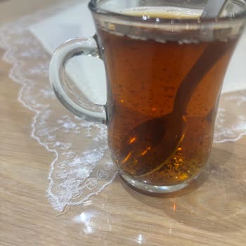 Lipton Poşet Çay Kırıntıları Çaya Karışıyor