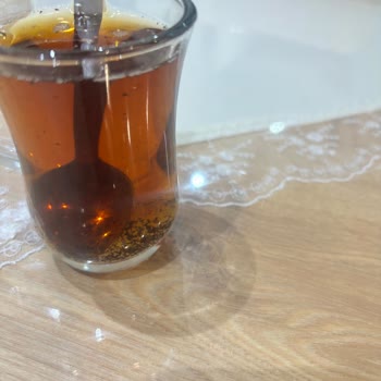 Lipton Poşet Çay Kırıntıları Çaya Karışıyor