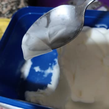 Dondurmanın İçinden Çıkan Cam Parçası Tüketiciyi Hayati Tehlikeye Attı