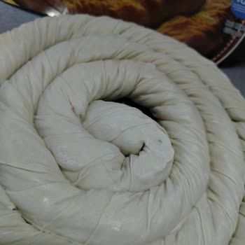 İspanaklı Tepsi Böreğinde Saç Kılı: Hijyen İhlali