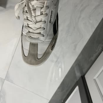 FLO Satıcısının Üretim Kusuru: Reebok Sneaker 4 Gün İçinde Yırtıldı, İade Talebi
