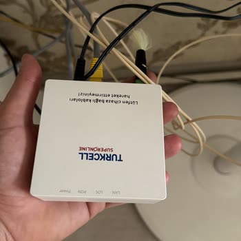 Superonline'da Yeni Abonelikte Cihaz Arızası Nedeniyle İnternet Kesintisi Ve Destek Eksikliği