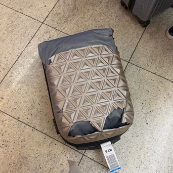 Ajet'te Kırılan Valiz Ve Kaba Personel Davranışı