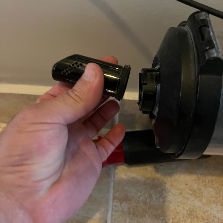 Dyson V16 Süpürge Parçası Kısa Sürede Kırıldı Ücretsiz Garanti Değişimi Talebi