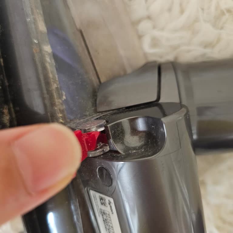 Dyson V12 Filtre Ve Mini Turbo Başlık Sorunu Müşteri Hizmetlerinden Çözüm Bekliyor