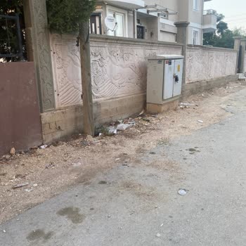 Sarıçam Çarkıpare Mahallesi'nde Çamurlu Yollar Ve Yetersiz Temizlik Şikayeti