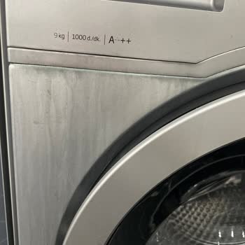 Beko Çamaşır Makinesinin Ön Panelindeki Renk Atması Ve Lekeler İçin Ücretsiz Değişim Talebi