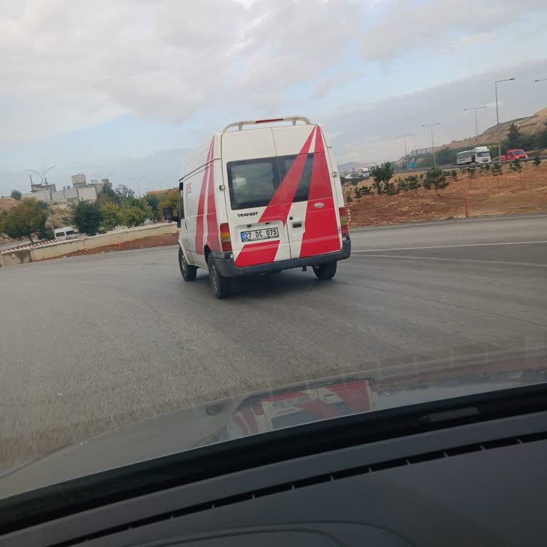 Aras Kargo Şoförünün Tehlikeli Takibi Ve Araç Çarpma Riski