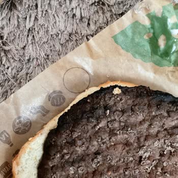 Sağlığımı Tehlikeye Atan Yanmış Hamburger Ve İade Reddi