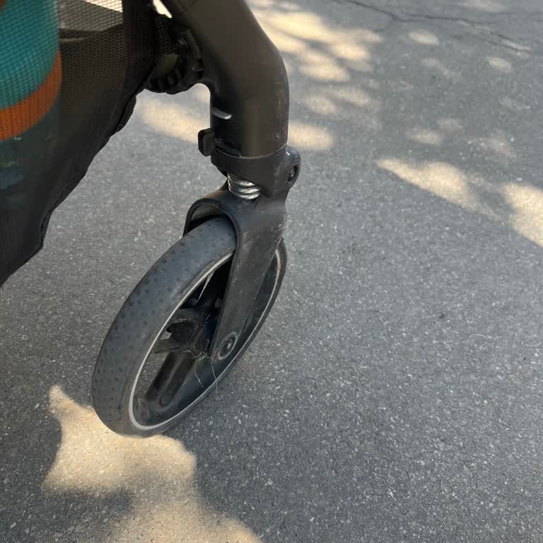 Maxi Cosi Bebek Arabasında Ön Tekerlek Bilye Dağılması Ve Garanti Tamir Sürecindeki Uzun Bekleyiş