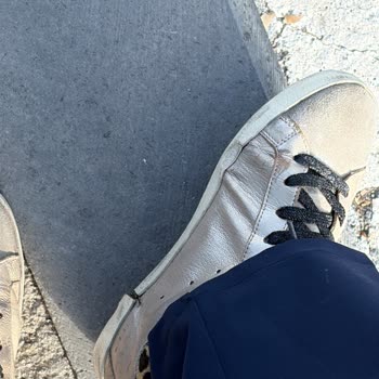 Boyner Kadın Sneaker'inde Kısa Sürede Yırtılma Ve Hatalı Kullanıcı Hatası İddiası