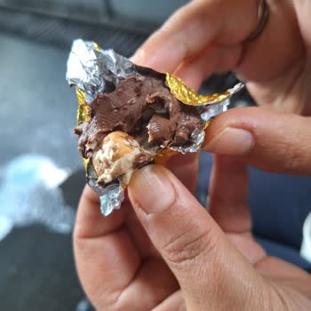 Küçük Fındıklı Çikolatanın İçinden Kurt Çıkması Hijyen Endişesi