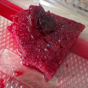 Lokum Atölyesi Ekmek Kadayıfında Mavi Parça Tespiti Hijyen Güvencesi Sorgulandı
