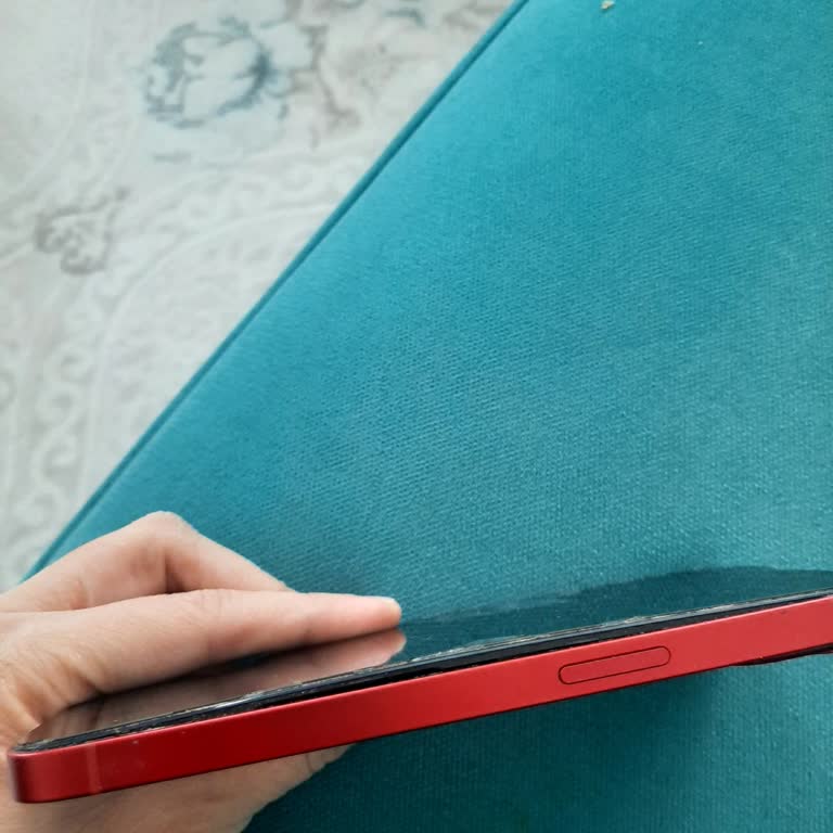 Telefon Bataryası Şişmesi Güvenlik Riski Ve Ücretsiz Değişim Talebi