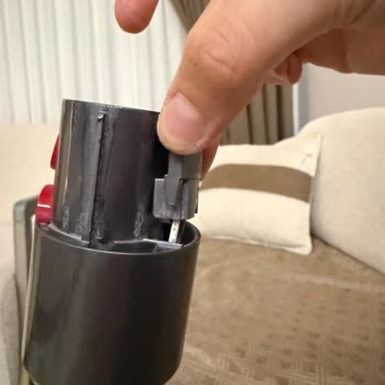 Dyson V15 Boru-Hazne Bağlantısındaki Gevşeme Ve Kablo Riski