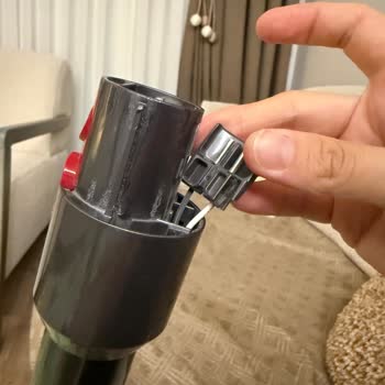 Dyson V15 Boru-Hazne Bağlantısındaki Gevşeme Ve Kablo Riski