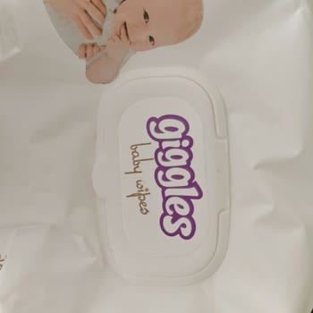 Giggles Bebek Mendillerinde Yabancı Plastik Parça Çıktı: Sağlık Riski Ve Güven Sorunu
