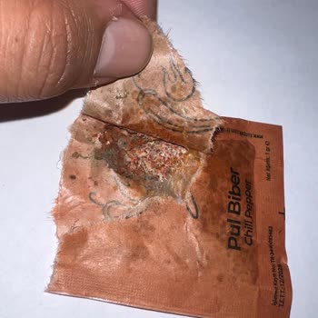 Kola Eksik, Küflü Pul Biber Ve Hijyen İhlali