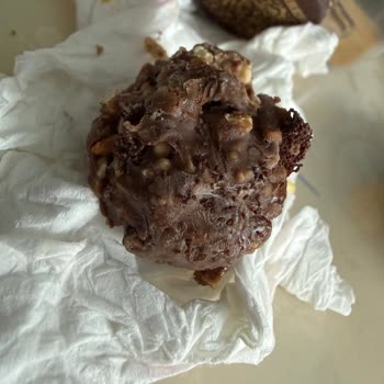 Kurtlanmış Ferrero Rocher Çikolatalarında Sağlık Riski Ve Tam İade Talebi