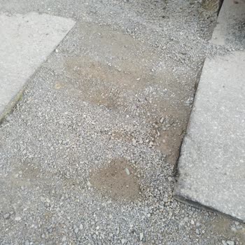 Evim Sokak’ta Çukurlar Araçları Tehlikeye Atıyor, Belediyeden Acil Çözüm Talebi