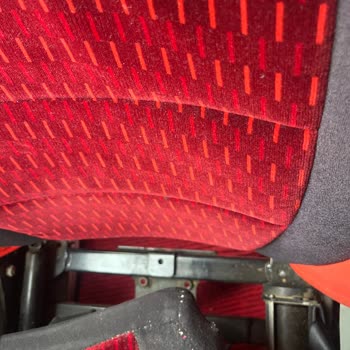 Kırık Ve Dar Koltuklar Nedeniyle Yaşadığım Ağrılı Ve Konforsuz Yolculuk