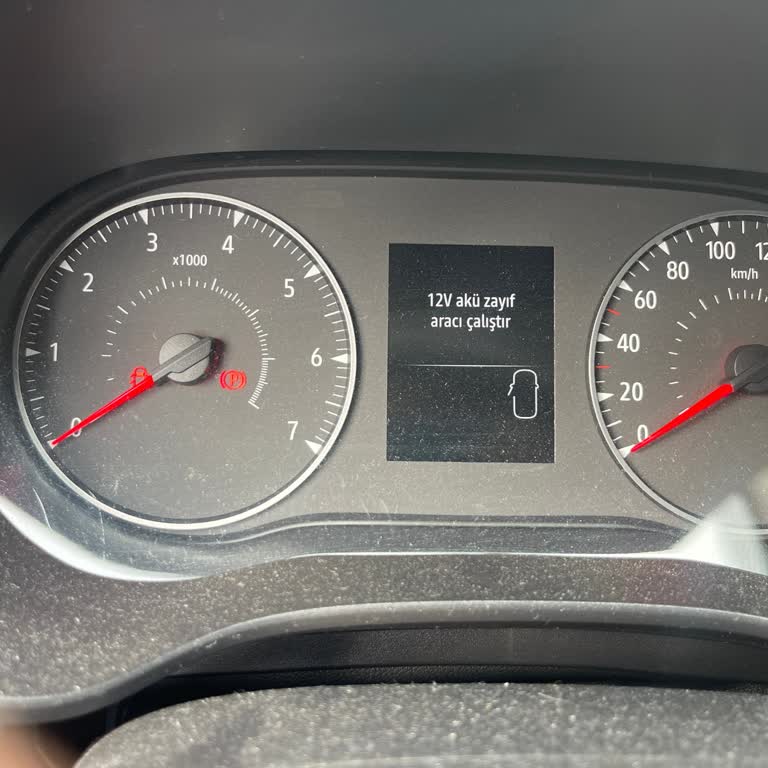 Yeni Dacia Sandero’da Sürekli Akü Zayıf Uyarısı: Garanti Talebi