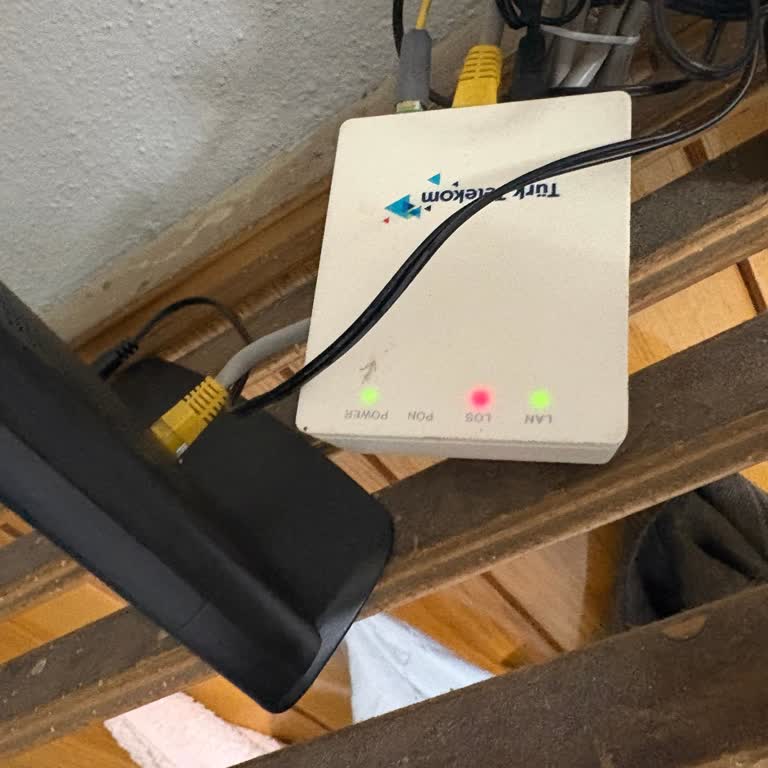 Vodafone Net’te 100 Mbps Hız Alınamaması Ve ONT Arızası Nedeniyle Kesintisiz İnternet Talebi