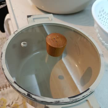 Arow Home Fiore Tencere Seti Siyah Lekeler Bırakıyor Ve Sağlık Riski Oluşturuyor