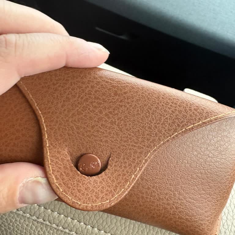 Rayban Gözlük Kılıfının Hızlı Deformasyonu Ve Müşteri Hizmetlerine Ulaşılamaması