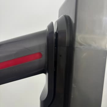 Dyson V12 Cihazım Yanlış Gövdeyle Geri Döndü